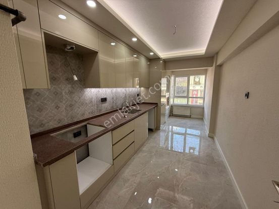 Bilgen Vatan'dan Aktepe Stadı Karşısı Cadde Üzeri Orta Kat Ön Cephe Geniş M2 Satılık Daire