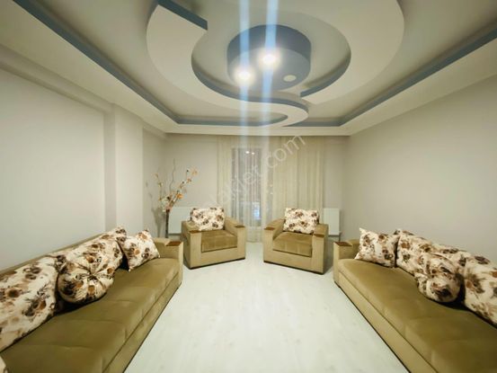 Güven'den Kapaklı'da Cadde Üstünde Kombili,ankastreli 2+1 Daire