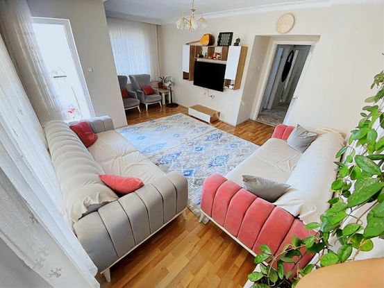 3+1 120m2 Orta Kat Güney Ön Cephe Çift Balkon Fırsat Dairesi..