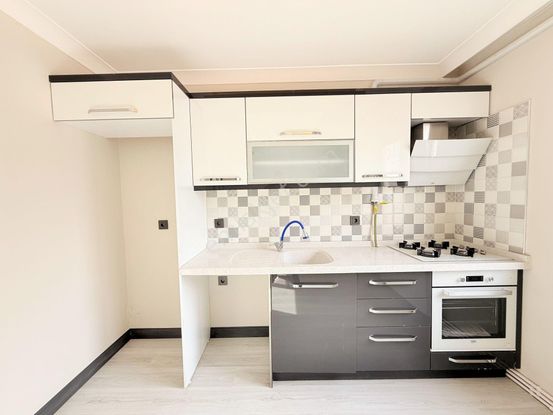 Akçay Utku Emlaktan Geniş Teraslı Çift Mutfaklı 3+1 Lüks Dubleks