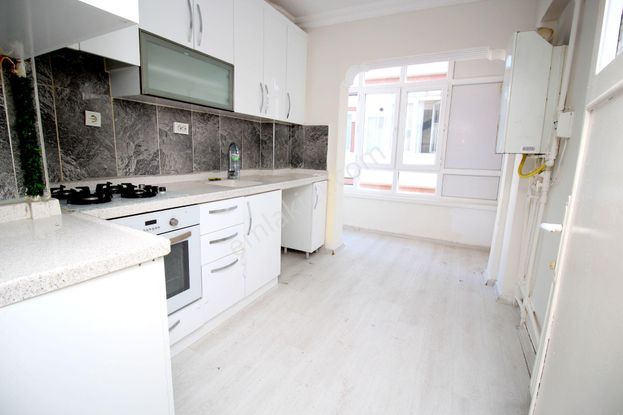 Emre Emlaktan Mareşal Çakmakta Yapılı Oturuma Hazır Masrafsız **boş** Satılık 3+1 Daire