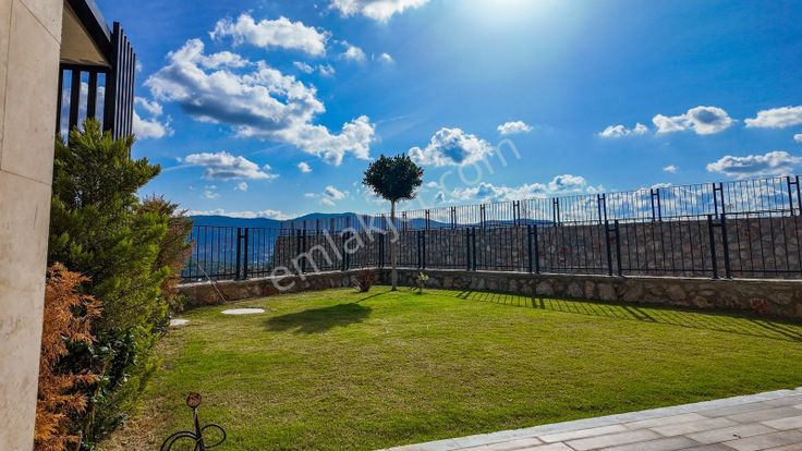 Hayal Bodrumda Sıfır Köşe Bahçe Katı 2+1 Daire