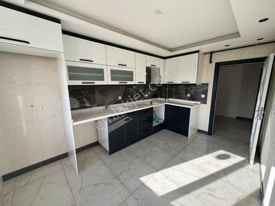 Yılmazer'den 1048 Cad Üzerinde Ful Yapılı İskanlı Pazarlıklı 3+1