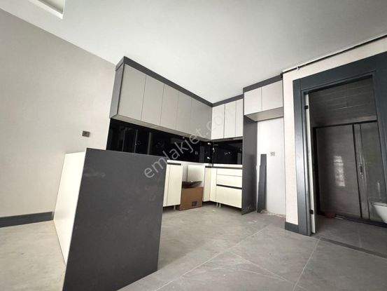 Yunus Emre Caddesi Paraleli 1+1 Giriş Katta Sıfır Binada Fırsat