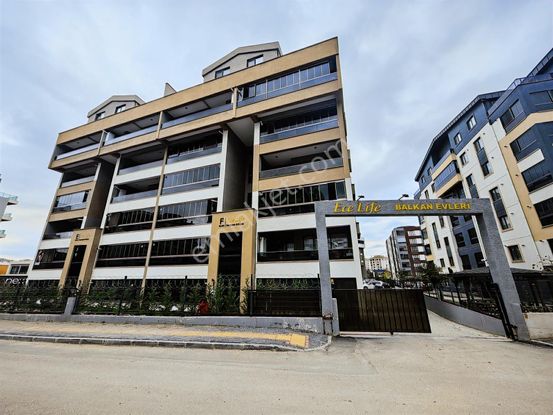 Balkan Naim Süleymanoğlu Bulvarına Komşu 3+1 Dubleks Daire