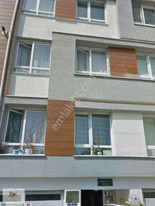 Pi Gayrimenkul,den A.ü. Cuma Kapısı Yakını 1+1 Daire