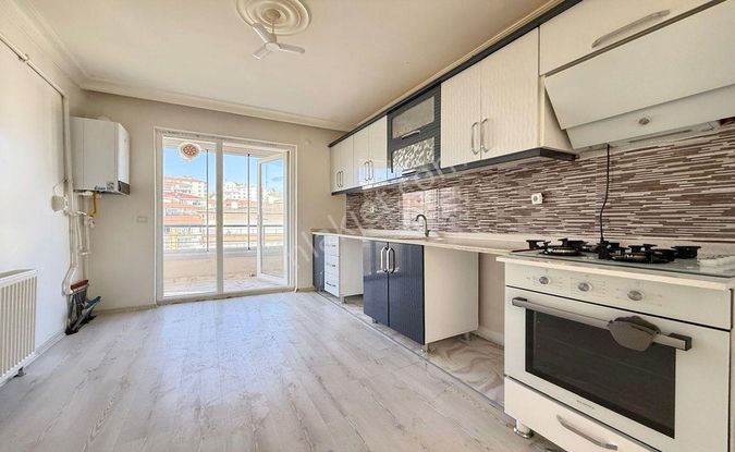 Keçiörende 3+1 Yapılı Masrafsız Köktapu Orta Katta Satılık Daire