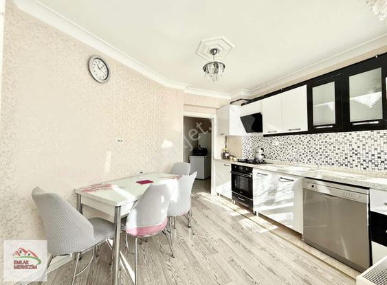 Emlak Merkezim'den Beşikkayada Teras Balkonlu 3+1 4.kat Full Ful