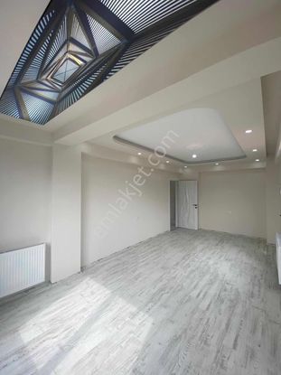 Mega Emlaktan Satılık 2+1 Ara Kat Kapalı Mutfak Daire