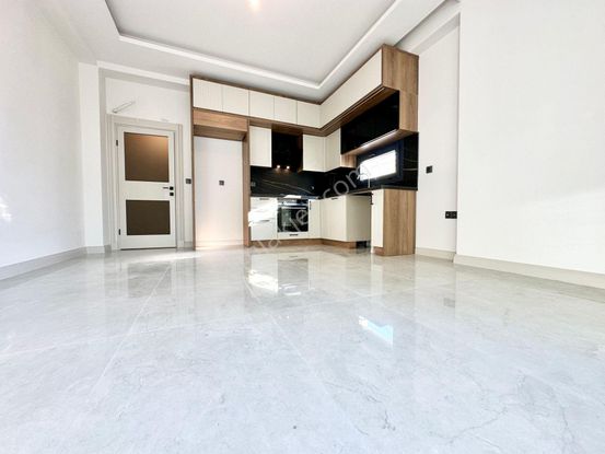 ⭐ay Emlaktan⭐akçay Altınkum'da Denize 100 Mt Ön Cephe Arakat Kapalı Balkonlu Satılık 1+1 Lüx Daire