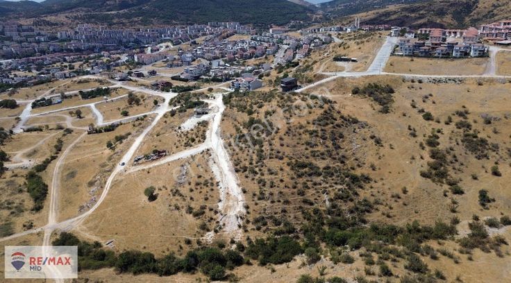 Remax Mid'den Kuvay-i Milliye Mah. Villa İmarlı Arsa