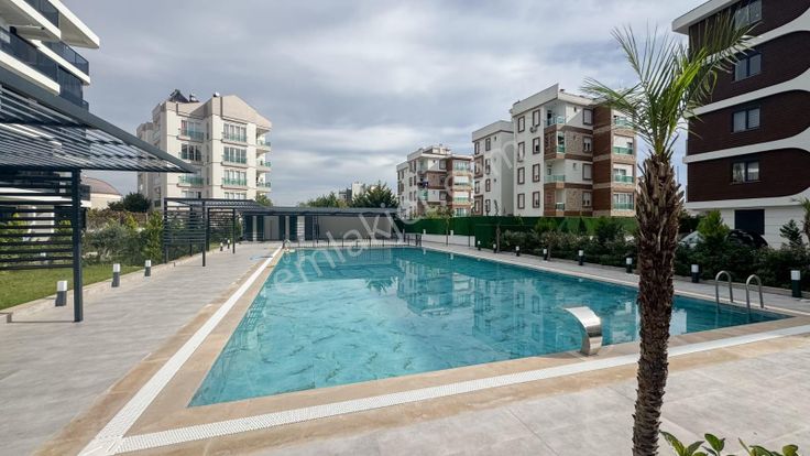 Antalya 'nın En Prestijli Sitesinde Ultra Lüks Bahçe Katı