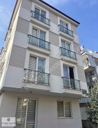 Ahatlı 1+1 Katta Kiracısız Ful Kredili Yola Cephe Satılık Daire