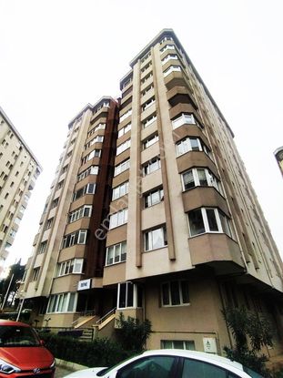 Mertcan Dan Yakakent Sitesinde Kapalı Balkonlu 3+1 Yüksek Giriş