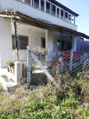 Söke Emlak Ofisinden Burunköy De Köy İçinde Çiftlik Evi