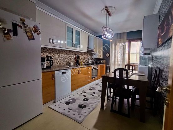 Uğurmumcu Mah. 2 Banyolu 3+1 Kapalı Otoparklı - Arakat