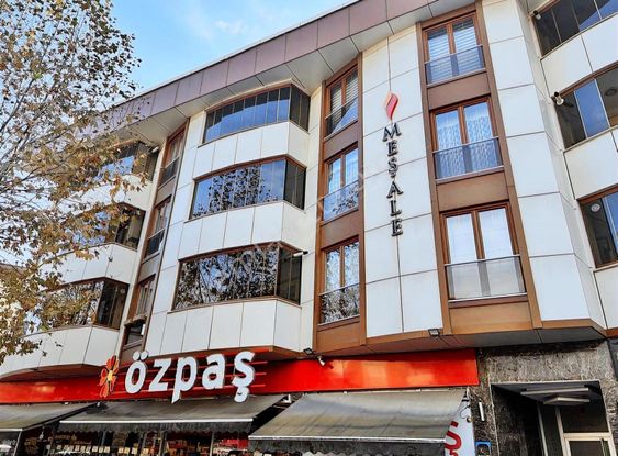 1+1 Özpaş Market Üstünde Ara Kat Eşyalı Satılık