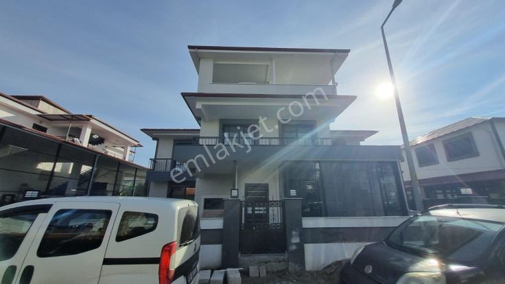 Akbük Tam Merkez De 80m2 2+1 Daire