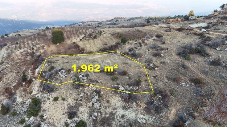 Karaman / Ermenek / Elmayurdu Mahallesinde 1.962 M² Müstakil Tapulu Tarla