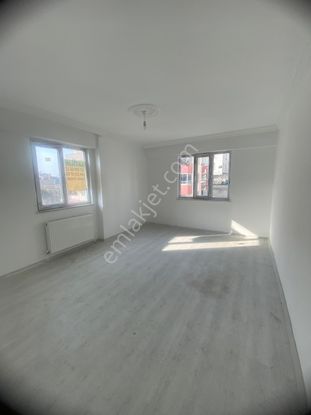 Satlık Sıfır 3+1 Daire 3.kat 2.800.000 Tl.abdülhamithan Cami Civarı.