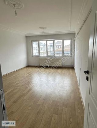 Hisar'dan 100.yıl Bulvarında Asansörlü Arakat Daire