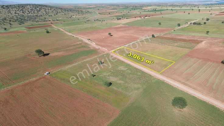 Konya / Akören / Alan Da 3.063 M² Müstakil Tarla