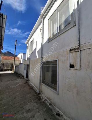 Startkey Pelit Yazı'da Satılık Bahceli Taş Ev