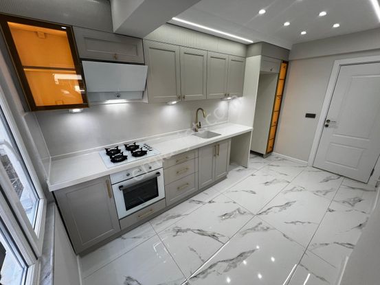 Yiğit'ten Akçayda 3+1 Ebeveyn Banyolu Ara Kat Geniş Modern Daire