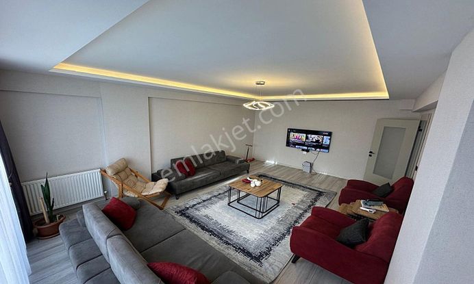 Karakaya Mahallesi'nde Full+ Full Yapılı Daire!