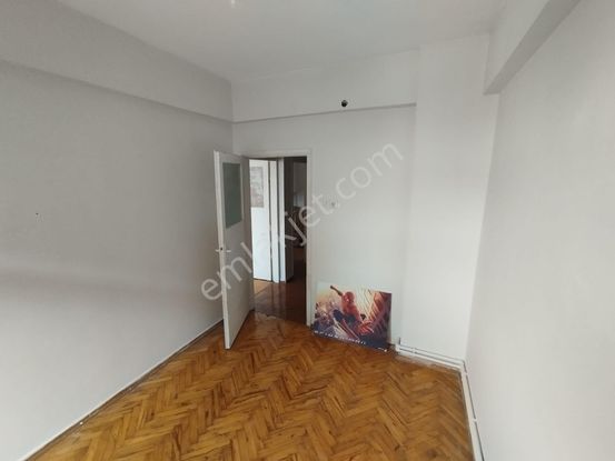 Bahçelievler Mahallesinde Satılık 2+1 Asansörlü Daire