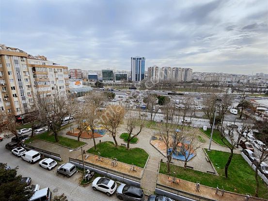 Merterin Kalbinde, Önü Açık E-5 Manzaralı 3+1