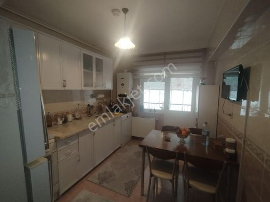 Aşık Paşa Cadde Üzeri Katta 3+1 Daire!