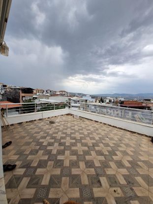 Buca Da 1+1 Acil Satılık Daire Teraslı