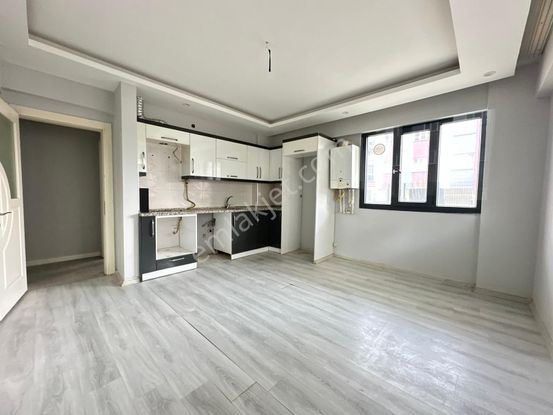 Muradiye Mahallesinde Site İçerisinde 2+1 Satılık Daire