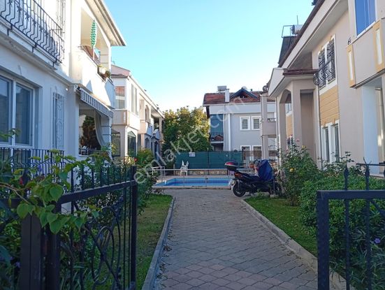 Stop’tan Foça’da Tadilatlı, Havuzlu 4+1 Dubleks Daire
