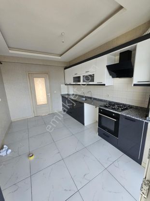 Yaylapınar Cad Yakını Bahçeşehirde 4+1 Satılık Geniş Daire