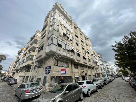 Karşıyaka Aksoy'da Satılık 4+1 Bahçe Dubleksi