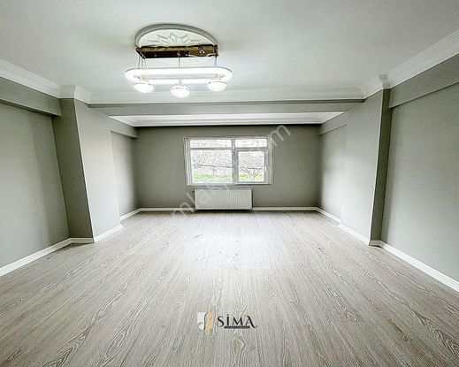 Cadde Üzeri Metrobüse 5dk! Aile Binasında Balkonlu Arakat Daire