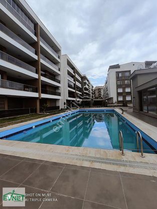 Havuzlu Site İçerisinde Eşyalı 2+1 Kiralık Daire