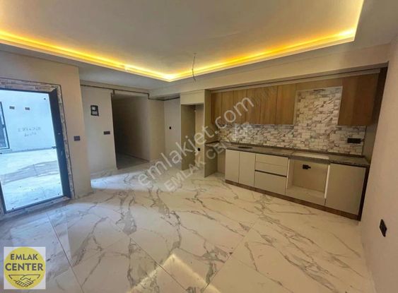 Emlak Center'dan Muradiye Mah Satılık 1+1