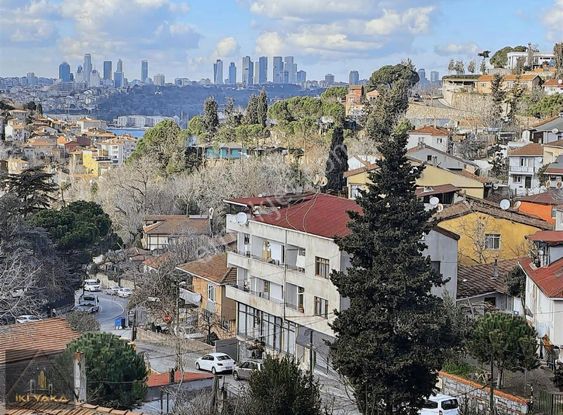 İkiyaka'dan Bahçeli, Manzaralı Satılık Müstakil Ev