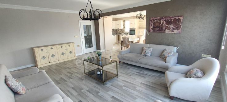 Vavien Emlak'tan Eşyalı Lüks Kiralık Daire