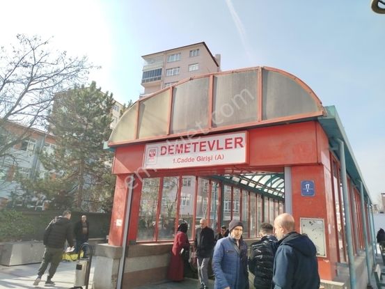 Metro İstasyonu İçinde Acil Devren Kiralık Büfe