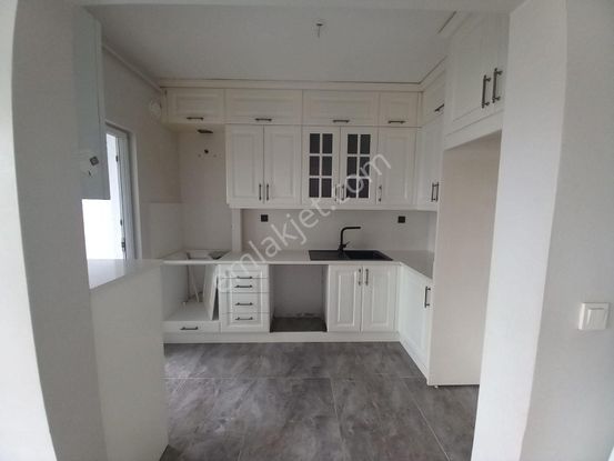 Atakent Halkalı Menekşe 2 De Fulll Tadilatlı 2+1 Satılıkdaire