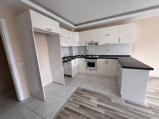 Kuşadası Değirmendere Havuzlu Doğalgazlı Sitede 2+1