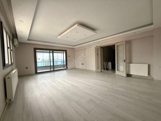 Görkent Sitesinde Şehir Ve Deniz Manzaralı 3+1 Satılık