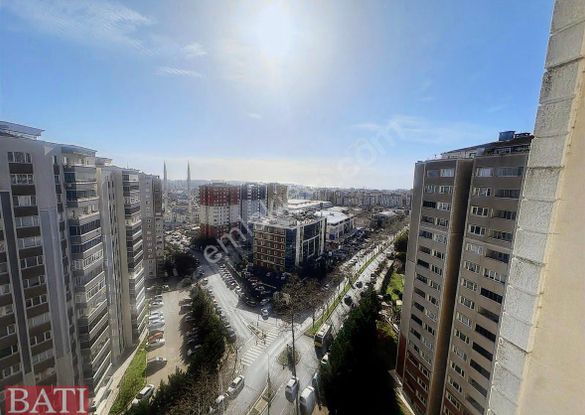 Beylikdüzü Merkez Konumda 3.5 + 1 Satılık Daire