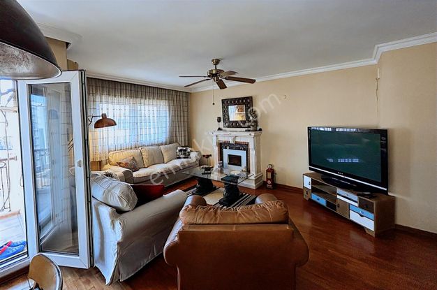 Alsancak Şair Eşref'te Lüks Eşyalı Kiralık 3+1 Daire