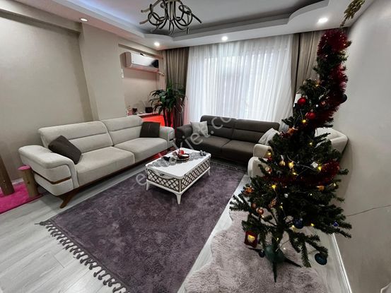 Eyüp Akşemsettın'de Satılık 5+1 Dubleks Daıre