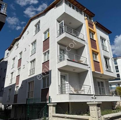 İnal Emlak'tan Eşyalı Satılık Tek Tapu Çift Apart